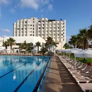 מלון חוף התמרים, עכו